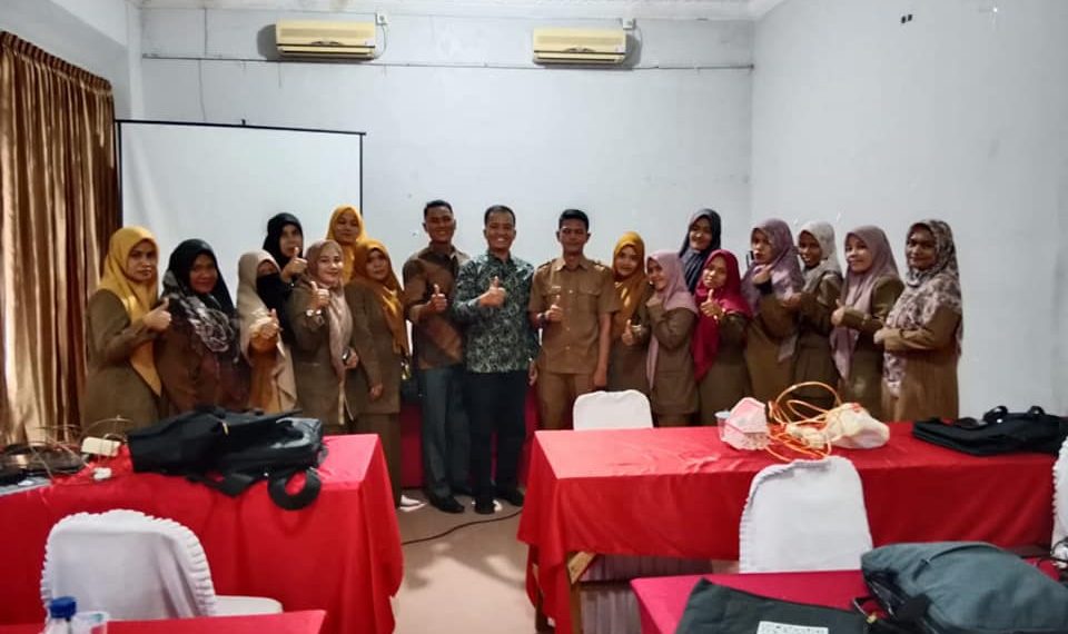 Dosen Program Studi Pendidikan Bahasa Inggris FKIP UMSU Menjadi Narasumber dalam acara Pelatihan Pengembangan Kompetensi Guru Sekolah Menengah Pertama (SMP)