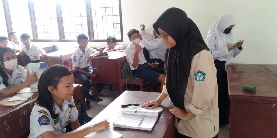 Sepuluh Mahasiswa Pendidikan Bahasa Inggris Mengikuti Kampus Mengajar Batch 4
