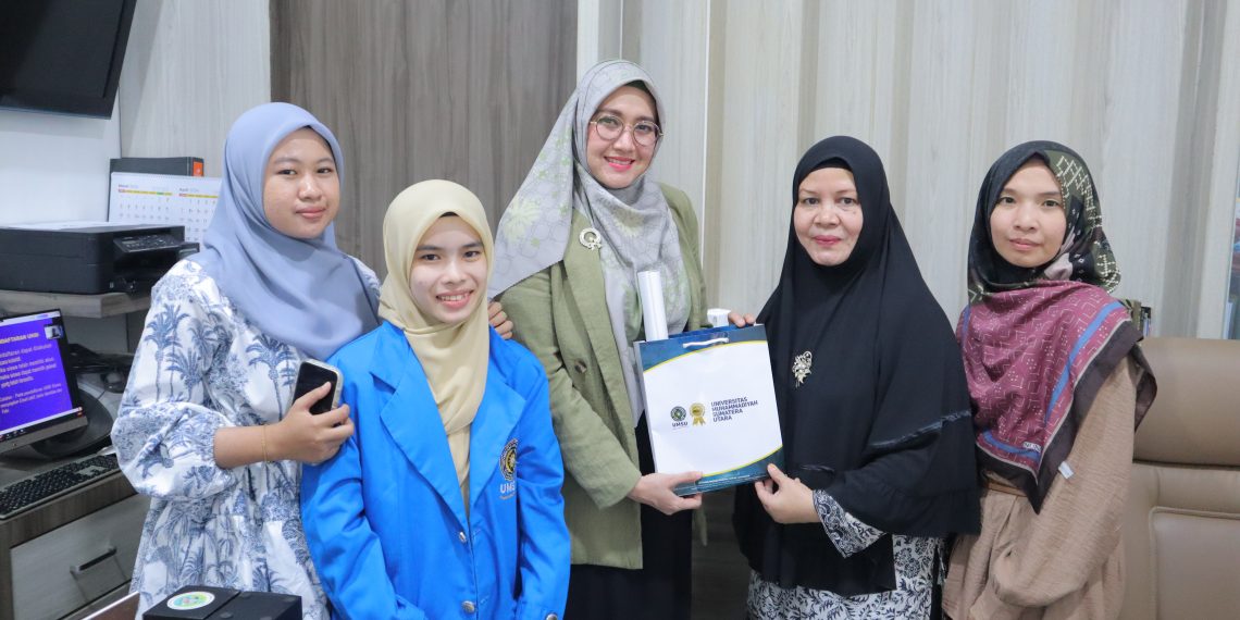 Dosen Pendidikan Bahasa Inggris UMSU Melakukan Kunjungan Promosi ke SMAN 3 Medan untuk Memperkuat Kemitraan Pendidikan