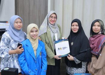 Dosen Pendidikan Bahasa Inggris UMSU Melakukan Kunjungan Promosi ke SMAN 3 Medan untuk Memperkuat Kemitraan Pendidikan