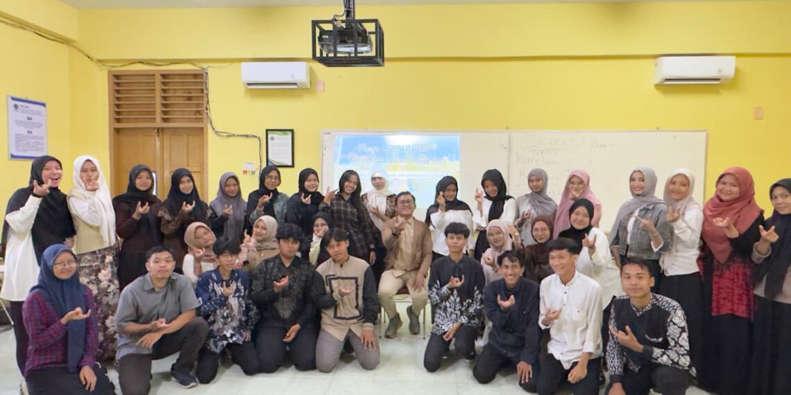 EEDSA FKIP UMSU Holds “Speak Up Academy” to Strengthen Students’ Public Speaking Skills