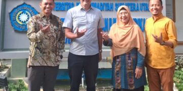 English Education Study Program of FKIP UMSU Holds Farewell Party for RELO Instructor William Vickery